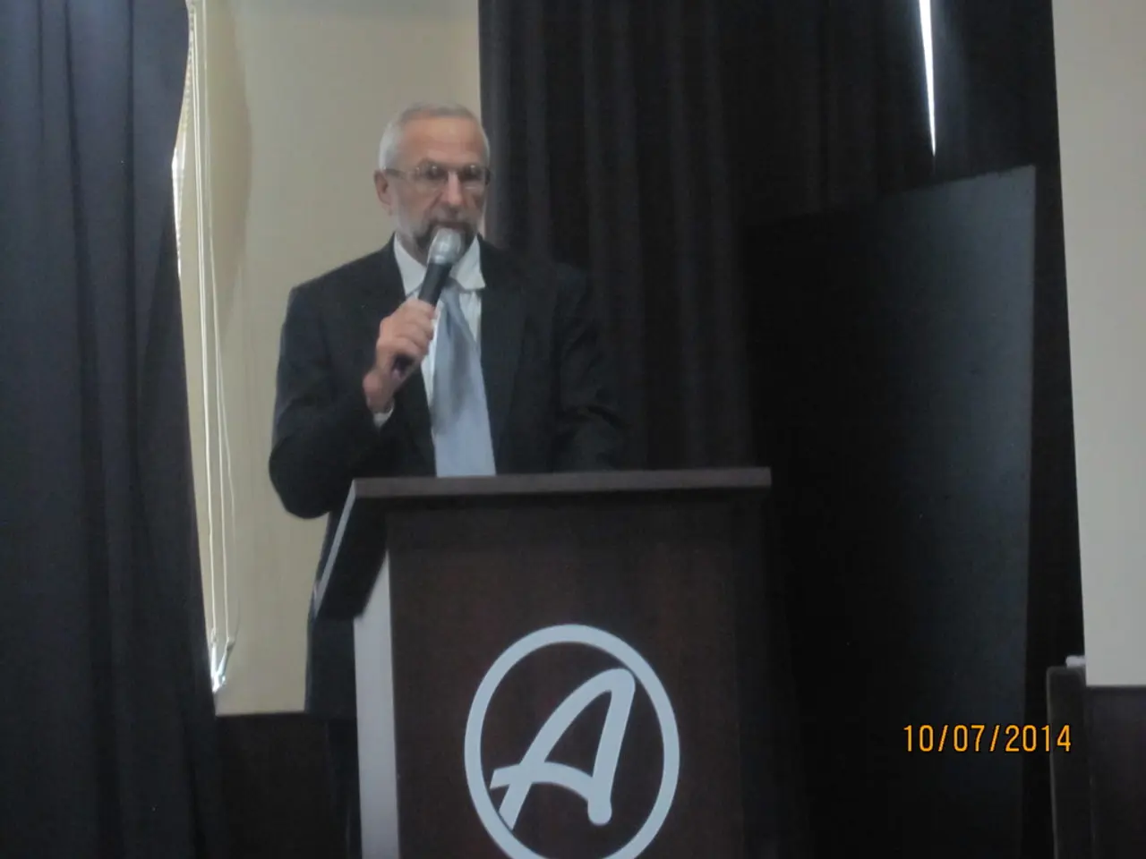 Charles does not inform Harry about his cancer diagnosis.