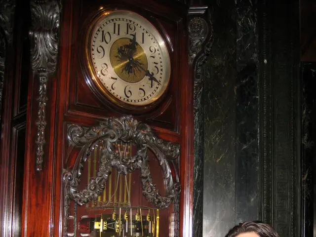 Navigating Emotional Disconnect in Romantic Partnerships